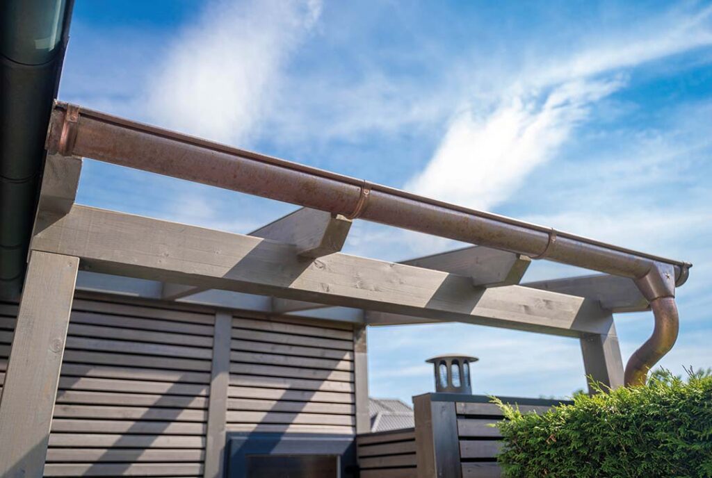 Dachrinne Terrassenüberdachung grau Holz