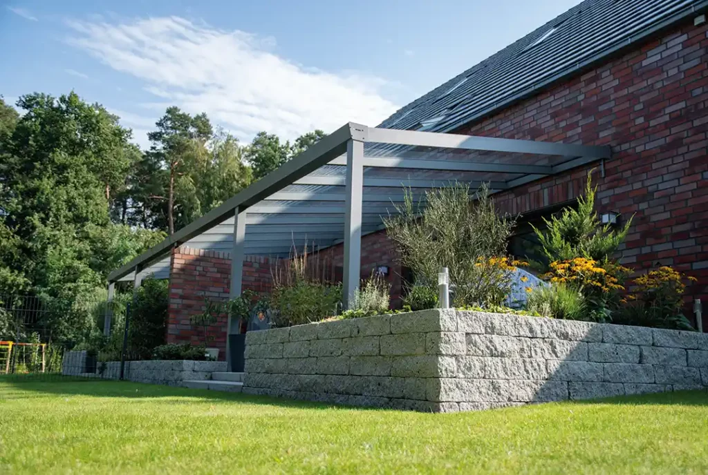 Terrassenüberdachung mit Wandanbau als Westterrasse
